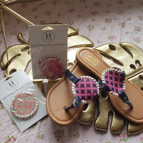 LY Lexi York Shoes - LY Lexi York Size 6 Interchangeable Sandals